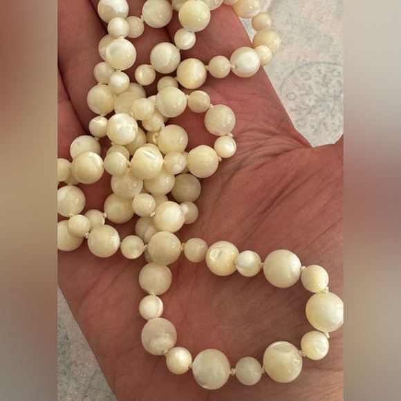 Genuine Mother of pearl beaded necklace 30” - Picture 4 of 5